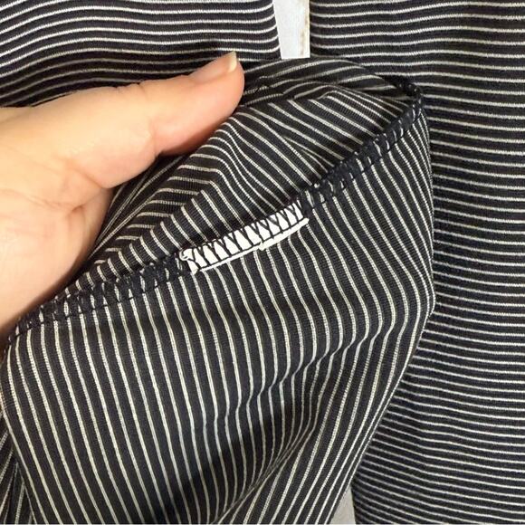 Prana, Charcoal Stripes Long Sleeve Hooded Women's Top. Size Small. - Picture 3 of 4